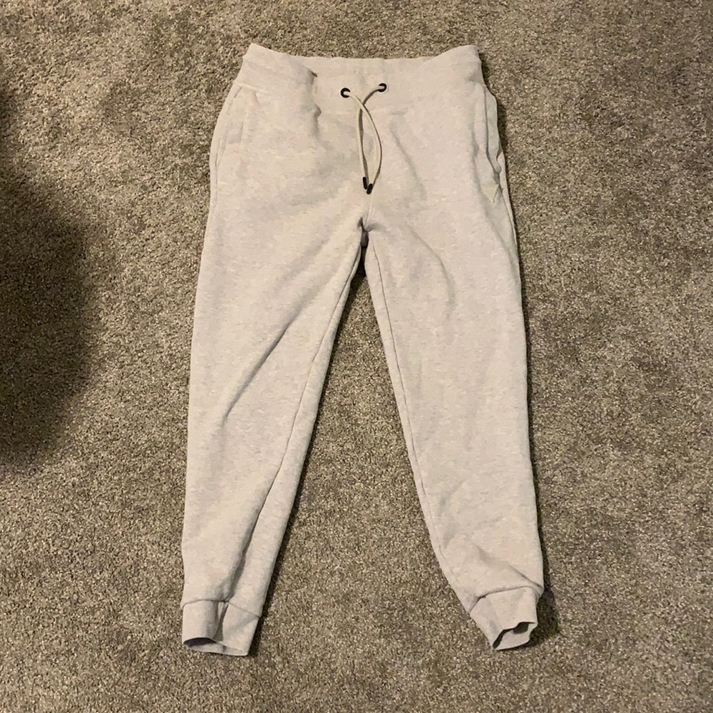 Guess. Men’s small